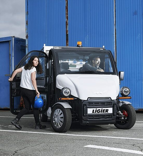 Voiture-électrique-Ligier-Professional